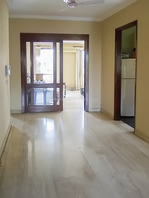 3 BHK Flat For Rent in Defence Colony