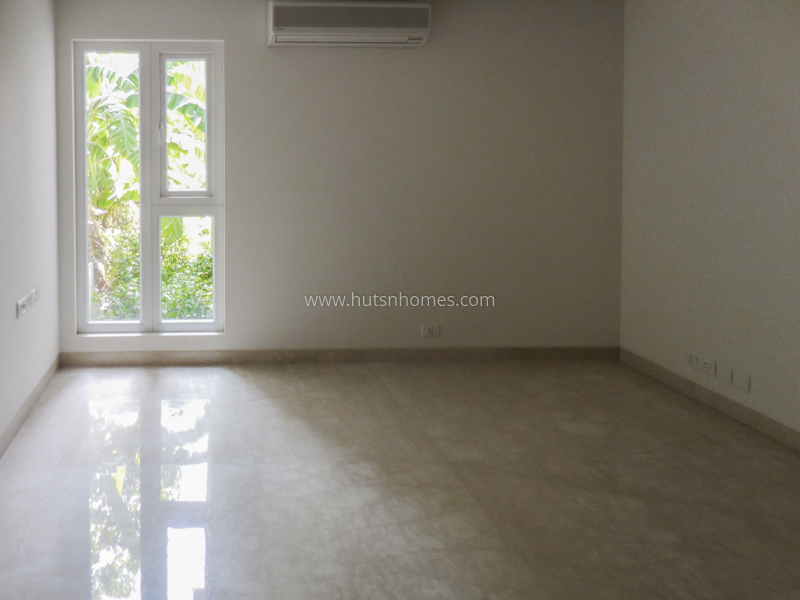 4 BHK Duplex For Sale in Shanti Niketan