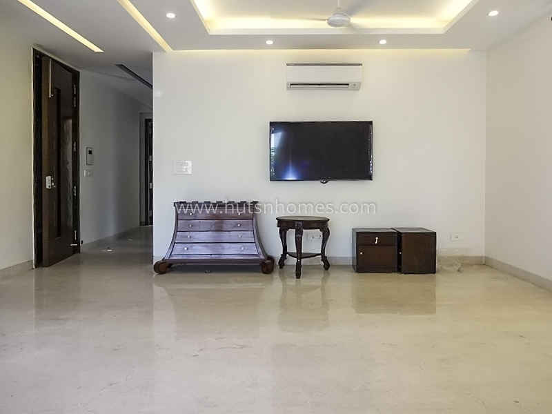 3 BHK Flat For Sale in Sarvapriya Vihar