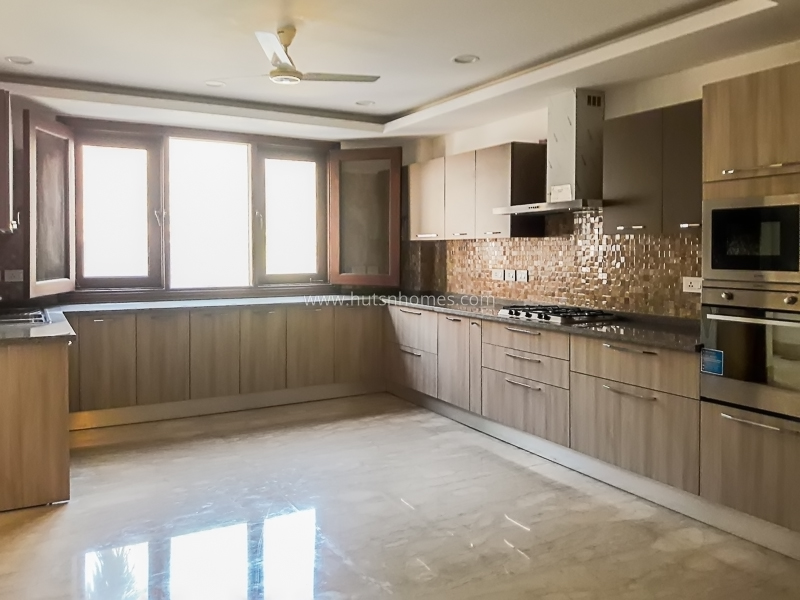 4 BHK Flat For Sale in Anand Lok