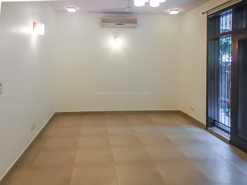 3 BHK Flat For Rent in Defence Colony