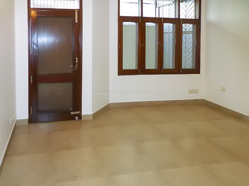 3 BHK Flat For Rent in Defence Colony