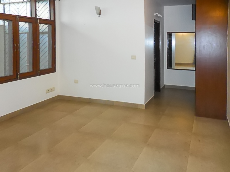 3 BHK Flat For Rent in Defence Colony