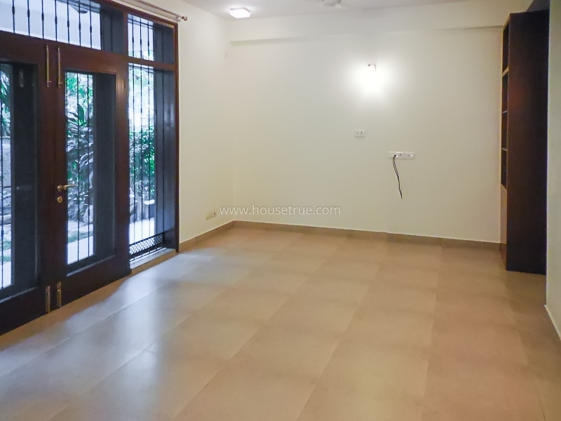 3 BHK Flat For Rent in Defence Colony