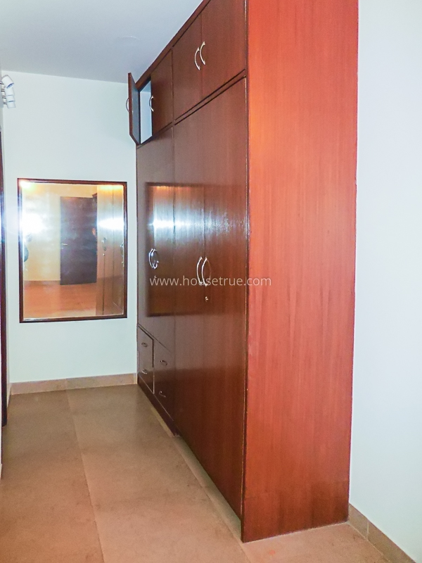 3 BHK Flat For Rent in Defence Colony