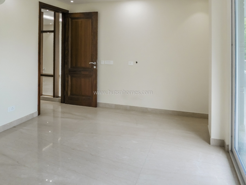 3 BHK Builder Floor For Rent in Defence Colony