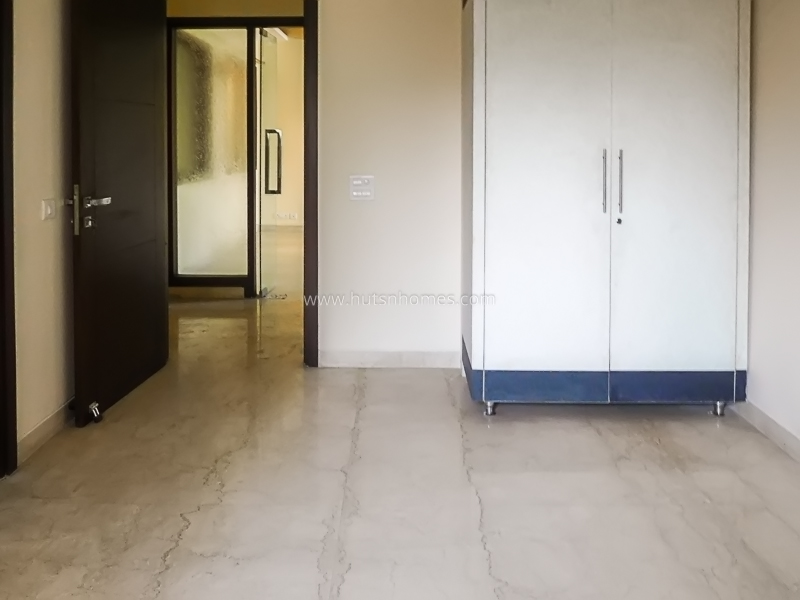 4 BHK Flat For Rent in Soami Nagar