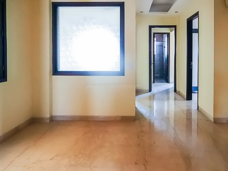 4 BHK Flat For Rent in Soami Nagar