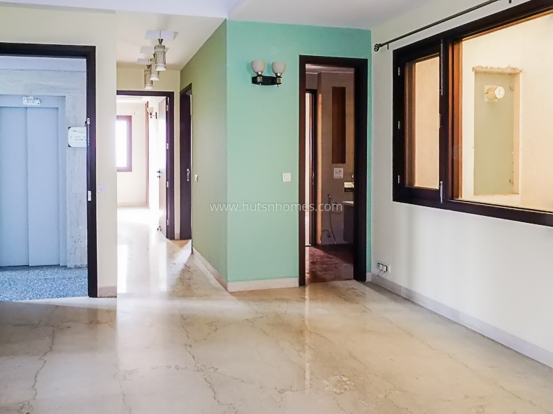 4 BHK Flat For Rent in Soami Nagar