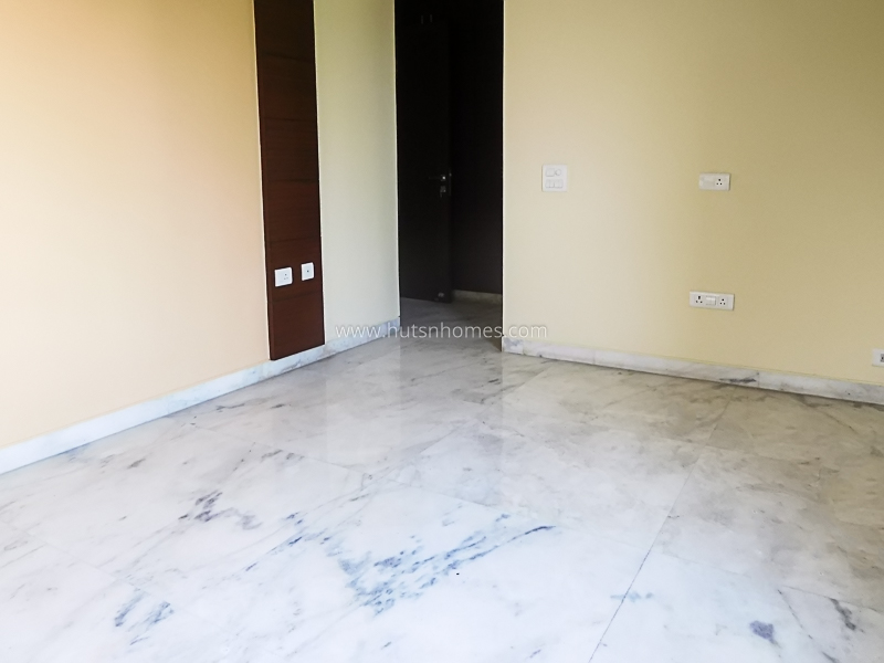 4 BHK Flat For Rent in Soami Nagar