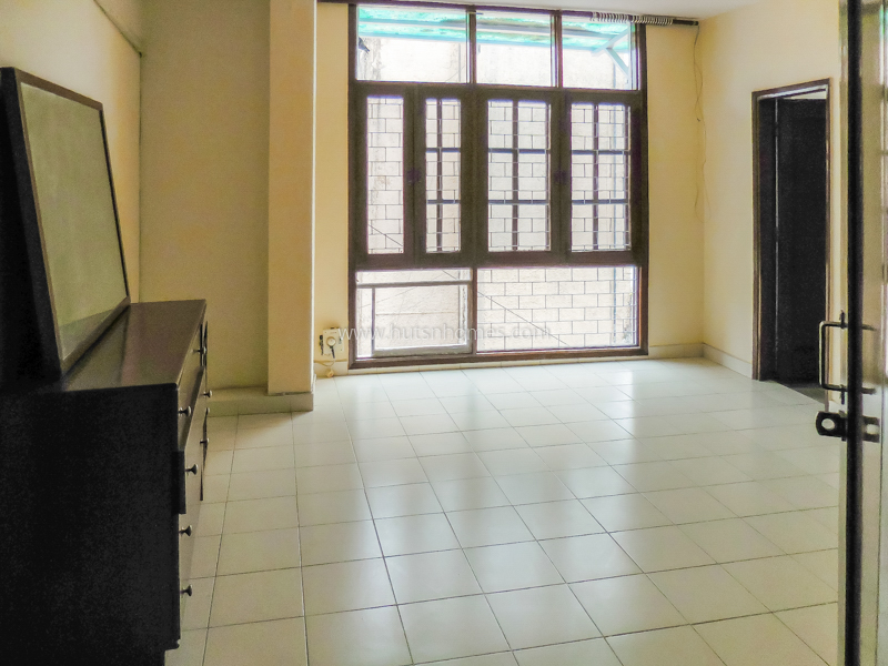 3 BHK Flat For Rent in Defence Colony