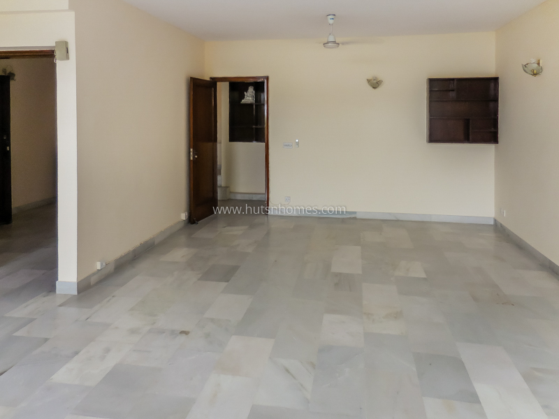 3 BHK Flat For Rent in Defence Colony