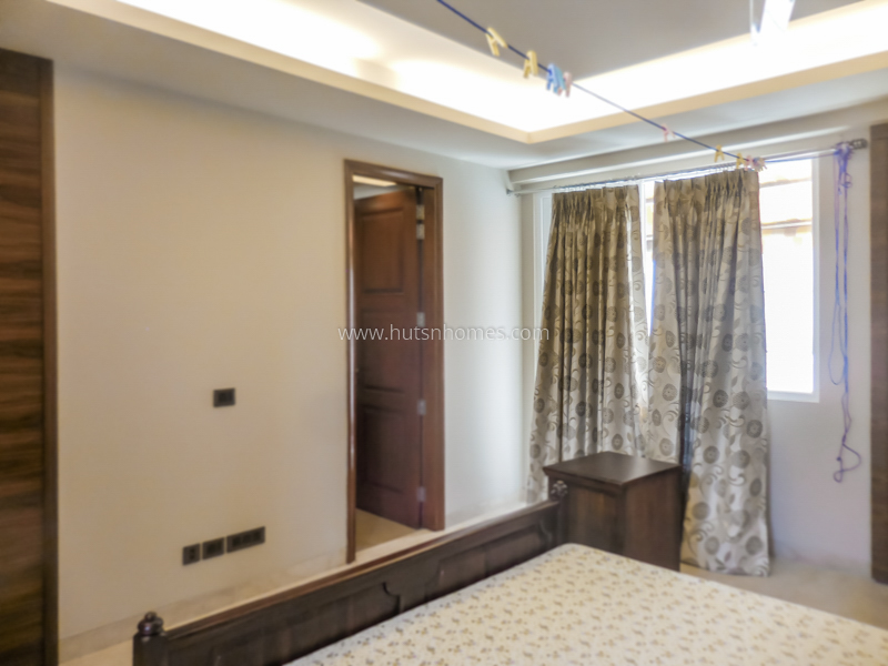 3 BHK Flat For Rent in Defence Colony