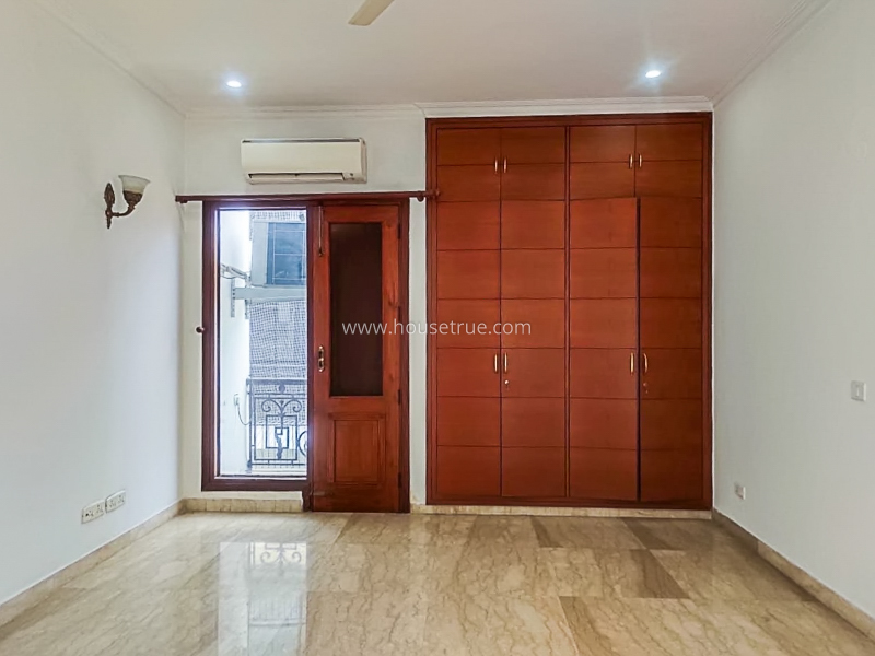 4 BHK Flat For Rent in Vasant Vihar