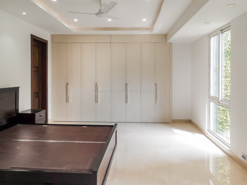 4 BHK Flat For Rent in Vasant Vihar