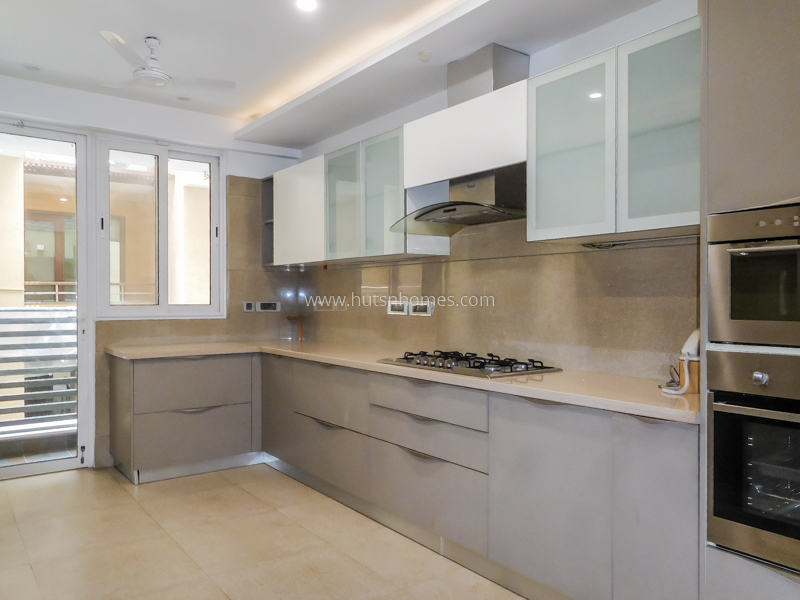 4 BHK Flat For Rent in Vasant Vihar