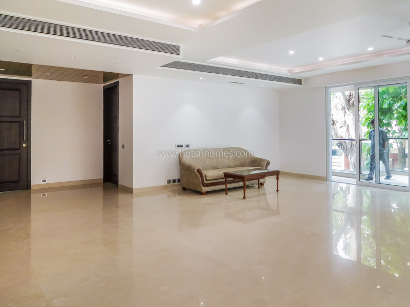 4 BHK Flat For Rent in Vasant Vihar