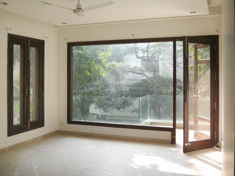 4 BHK Flat For Rent in Vasant Vihar