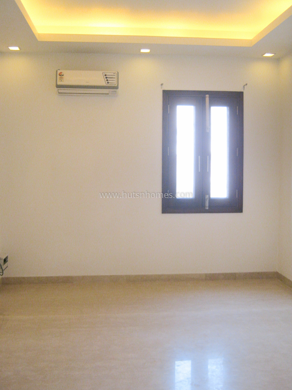 4 BHK Flat For Rent in Vasant Vihar