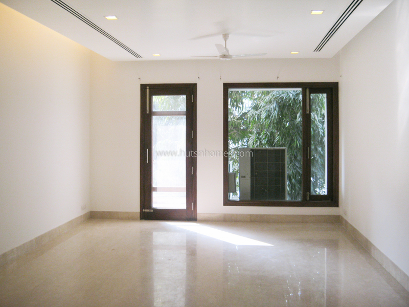 4 BHK Flat For Rent in Vasant Vihar