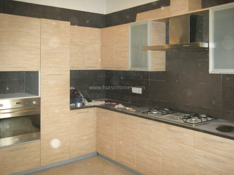 4 BHK Flat For Rent in Vasant Vihar