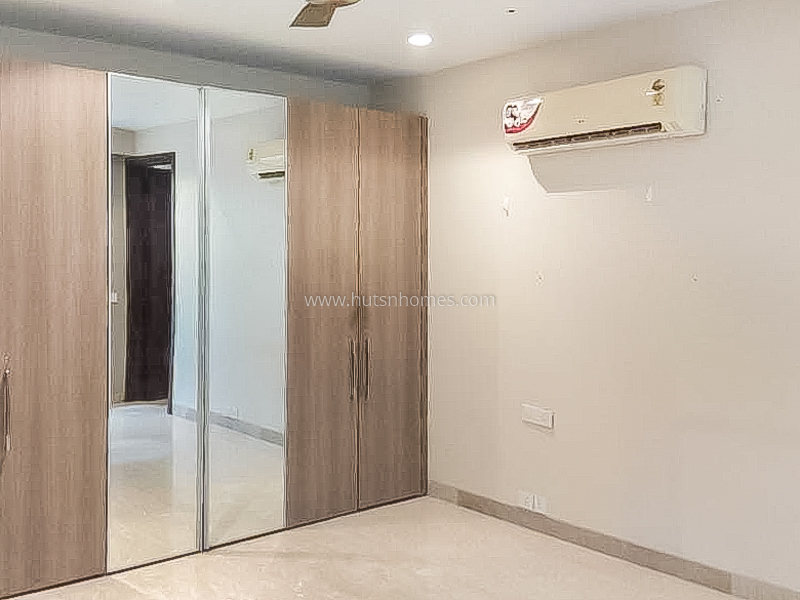 4 BHK Flat For Rent in Vasant Vihar