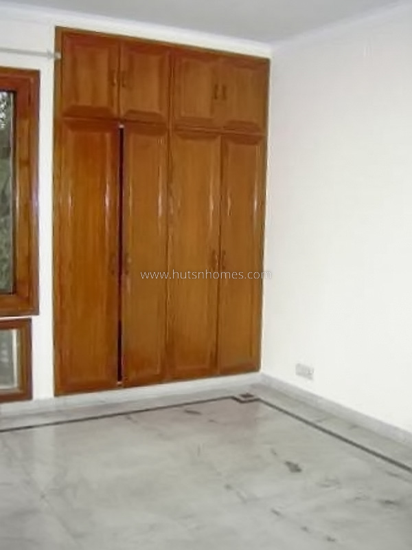 4 BHK Flat For Rent in Vasant Vihar