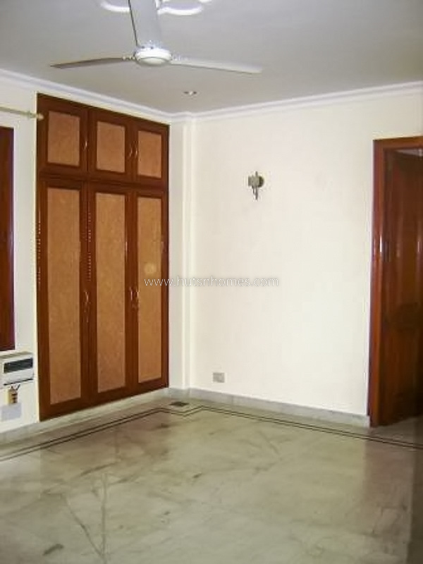 4 BHK Flat For Rent in Vasant Vihar