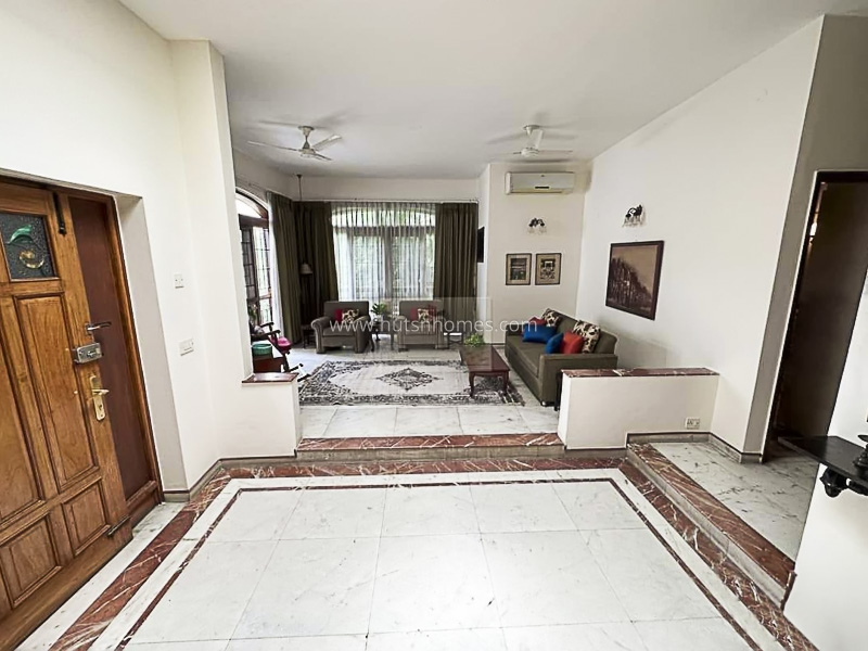 2 BHK Flat For Rent in Defence Colony