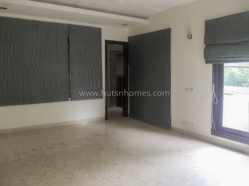 4 BHK Duplex For Rent in Defence Colony