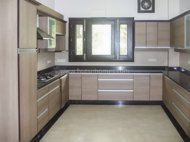 4 BHK Duplex For Rent in Defence Colony