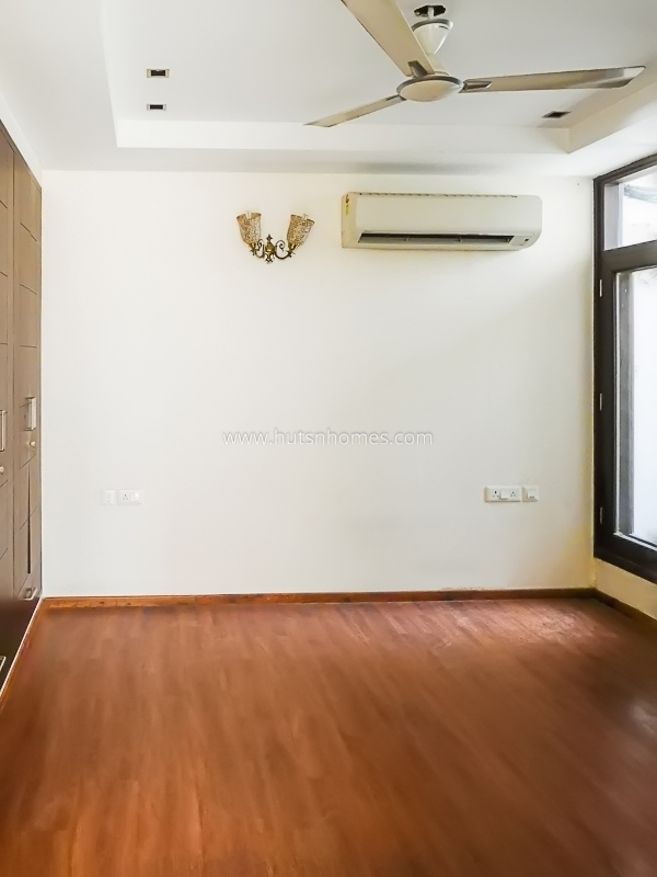 4 BHK Flat For Rent in Greater Kailash Enclave 1