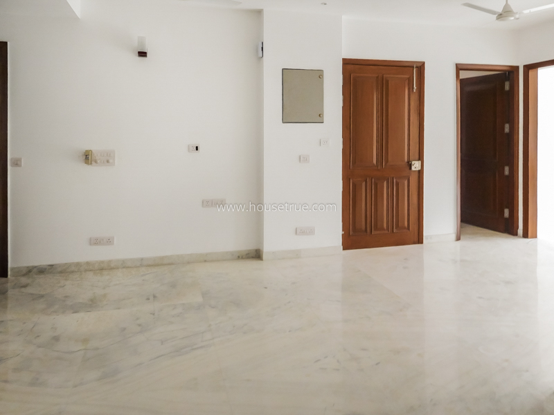 3 BHK Flat For Rent in Defence Colony