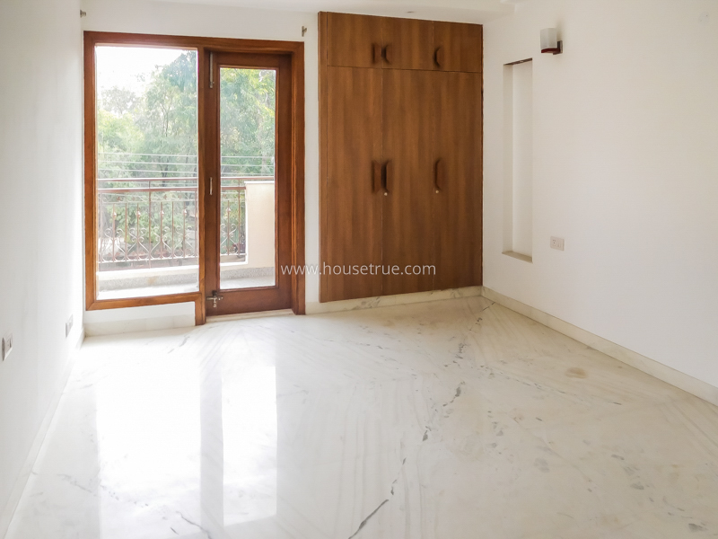 3 BHK Flat For Rent in Defence Colony