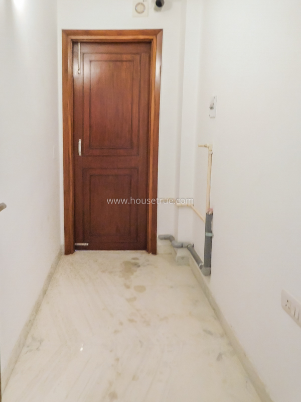 3 BHK Flat For Rent in Defence Colony