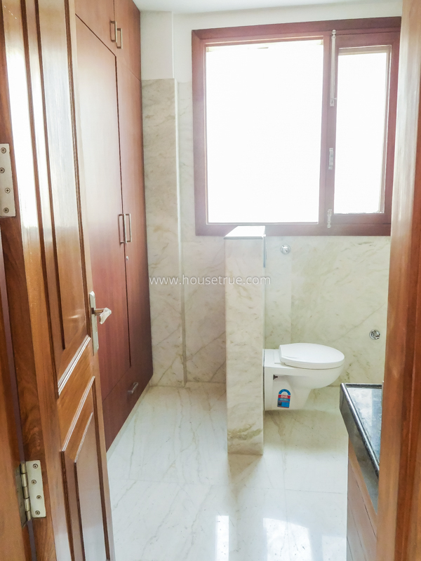 3 BHK Flat For Rent in Defence Colony