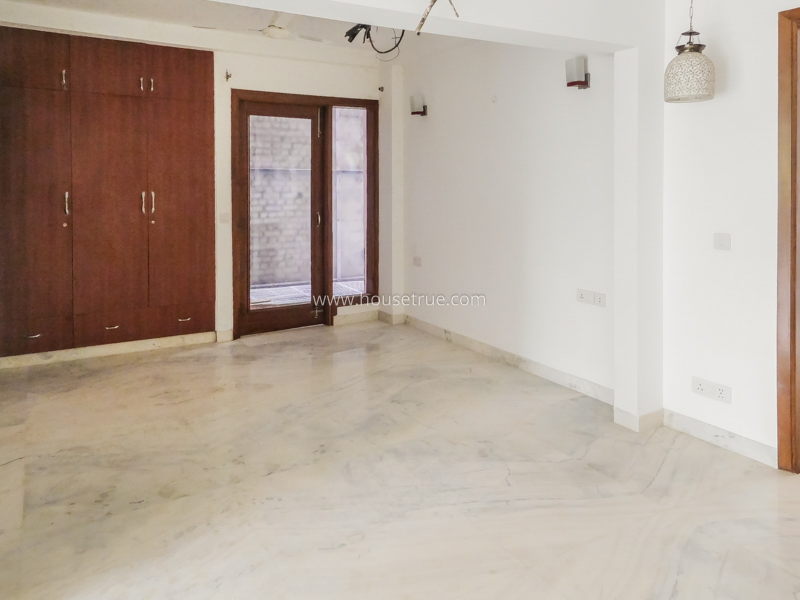 3 BHK Flat For Rent in Defence Colony