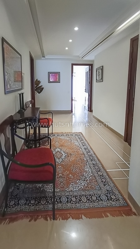 4 BHK Flat For Rent in Defence Colony