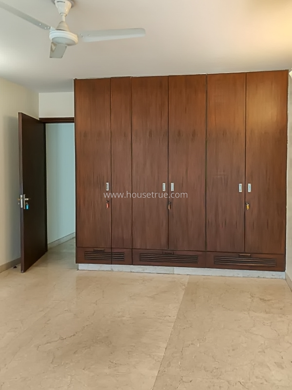 3 BHK Builder Floor For Rent in Defence Colony