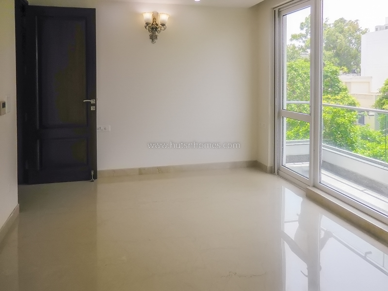 4 BHK Flat For Rent in Defence Colony