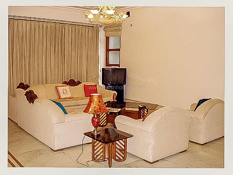 3 BHK Flat For Rent in Defence Colony