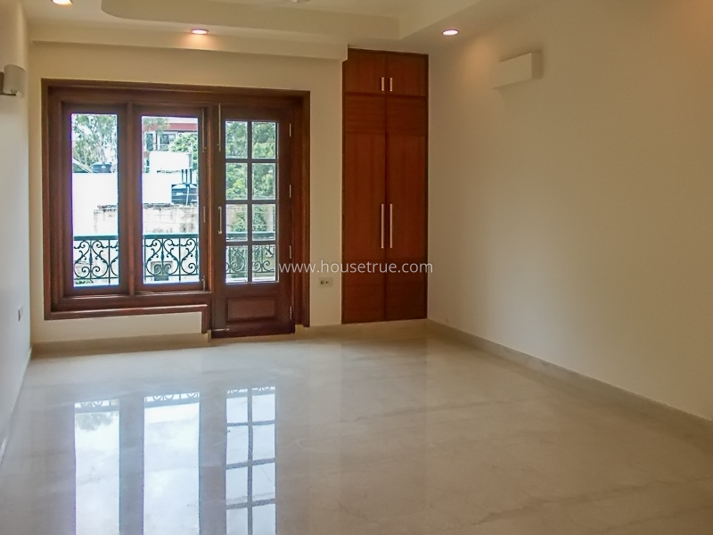 4 BHK Flat For Rent in Vasant Vihar