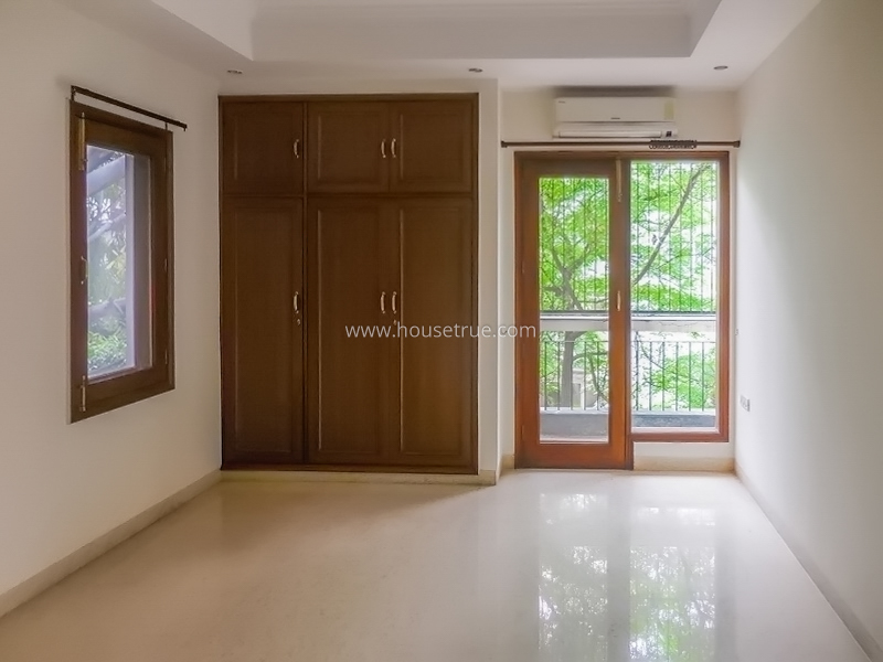 4 BHK Flat For Rent in Vasant Vihar