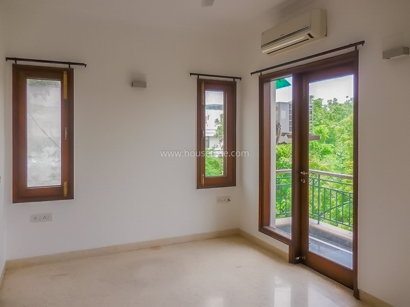 4 BHK Flat For Rent in Vasant Vihar