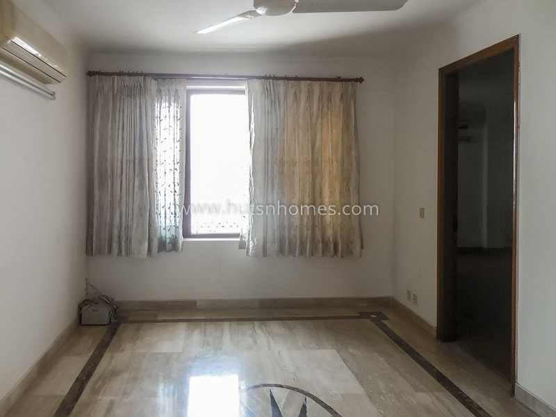 4 BHK Flat For Rent in Vasant Vihar