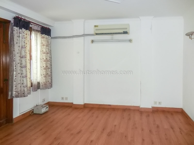 4 BHK Flat For Rent in Vasant Vihar