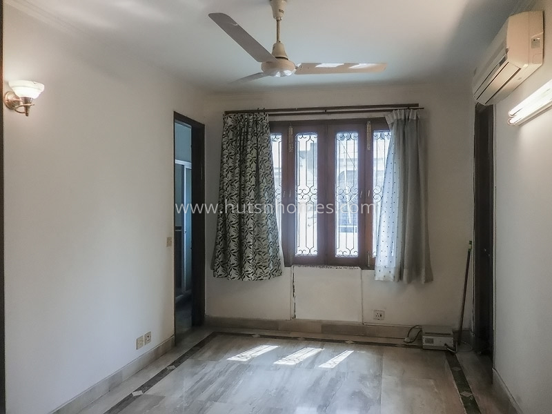 4 BHK Flat For Rent in Vasant Vihar