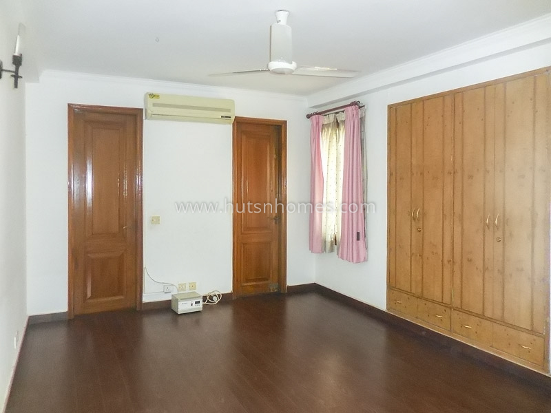 4 BHK Flat For Rent in Vasant Vihar