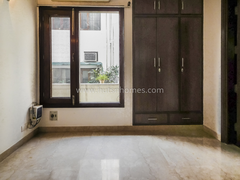 4 BHK Flat For Rent in Vasant Vihar