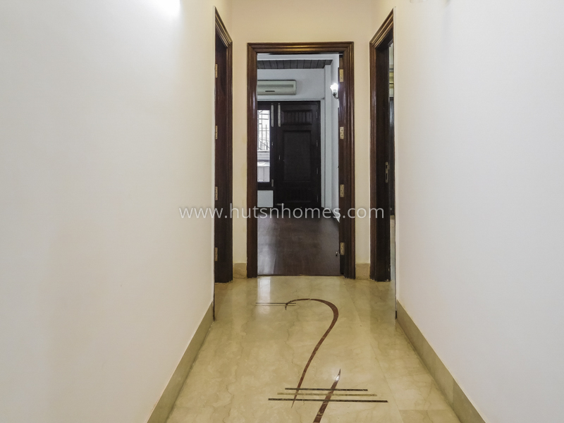 4 BHK Flat For Rent in Vasant Vihar